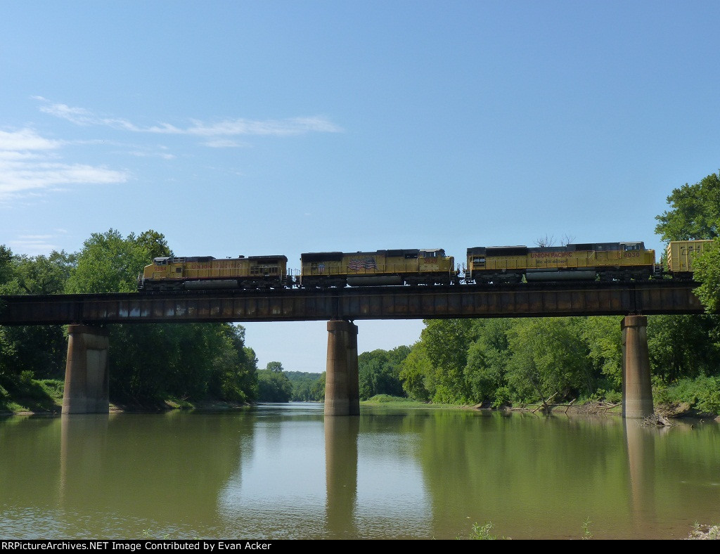 UP 9584 MASKC-28 Crossing The Meramec